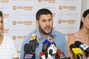 David Smolansky en la rueda de prensa en donde fijó la postura de VP sobre las elecciones Primarias